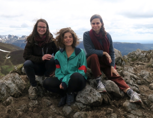 Chloé Gautrais, Maud Corcoral et Rose Hewins à Saint-Sauveur-Villages